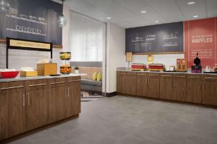 hampton inn and suites williston