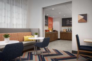 hampton inn and suites williston