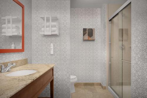 hampton inn and suites williston