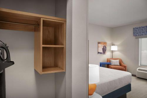hampton inn and suites williston