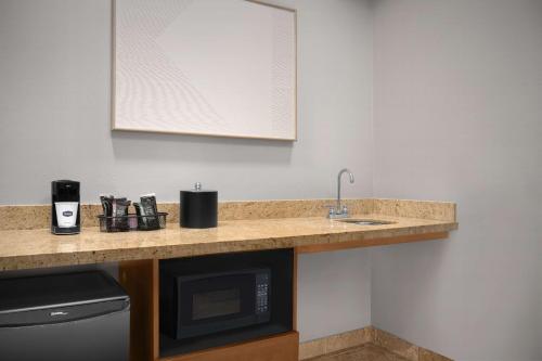 hampton inn and suites williston