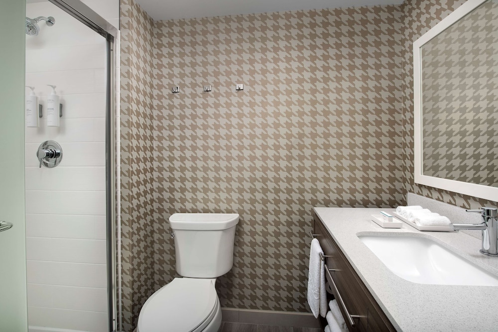 home2 suites by hilton miami airport south blue lagoon