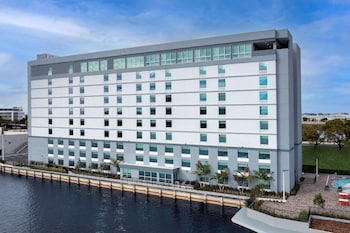 home2 suites by hilton miami airport south blue lagoon