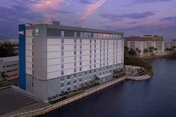 home2 suites by hilton miami airport south blue lagoon