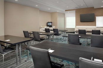 home2 suites by hilton miami airport south blue lagoon