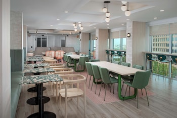 home2 suites by hilton miami airport south blue lagoon