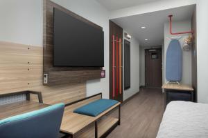 home2 suites by hilton miami airport south blue lagoon