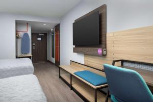 home2 suites by hilton miami airport south blue lagoon