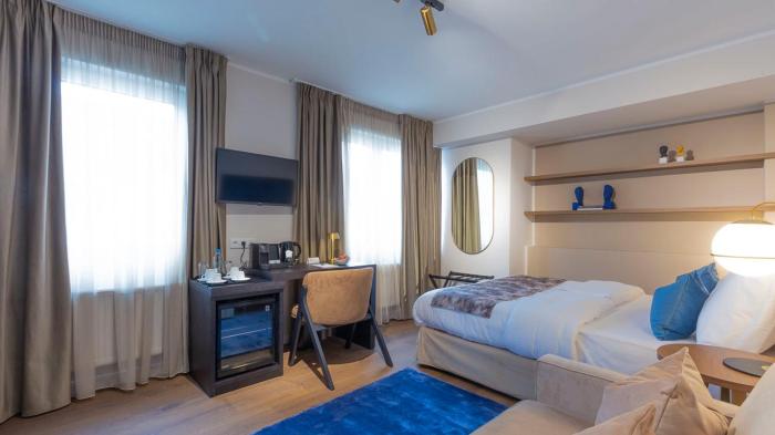 delphi hotel and restaurant