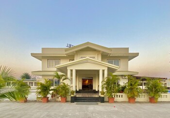 playotel resort bhopal