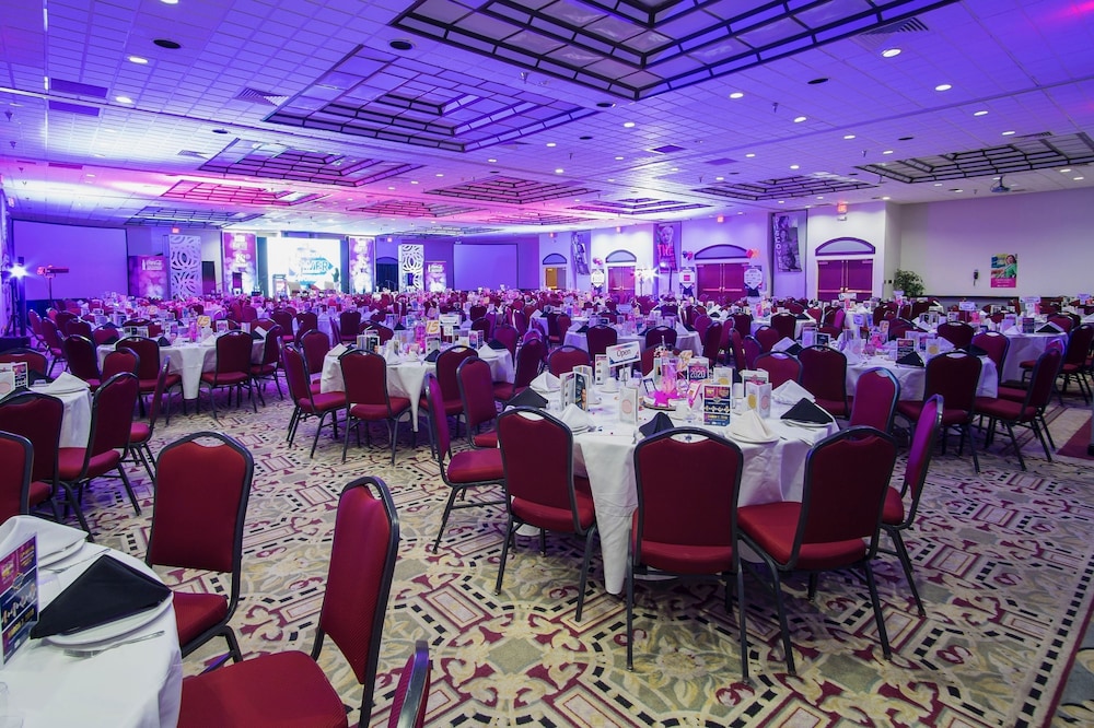 wyndham el paso airport hotel and waterpark