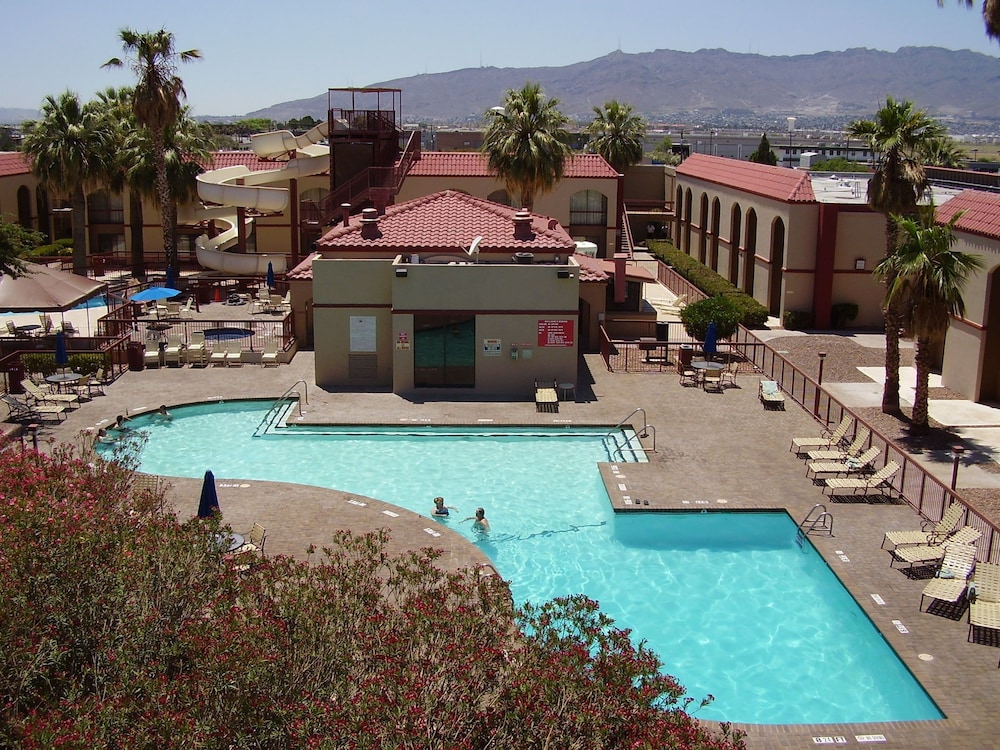 wyndham el paso airport hotel and waterpark
