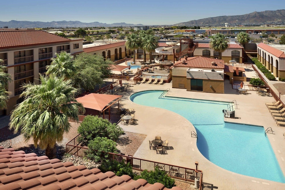 wyndham el paso airport hotel and waterpark