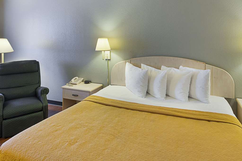 econo lodge downtown south