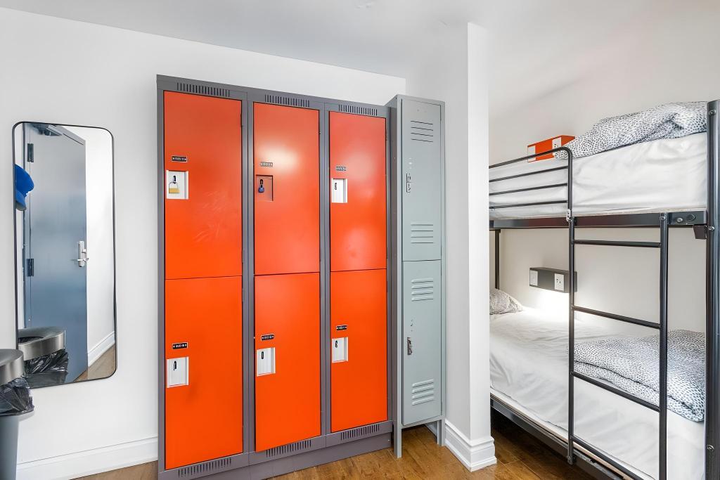 samesun toronto hostel
