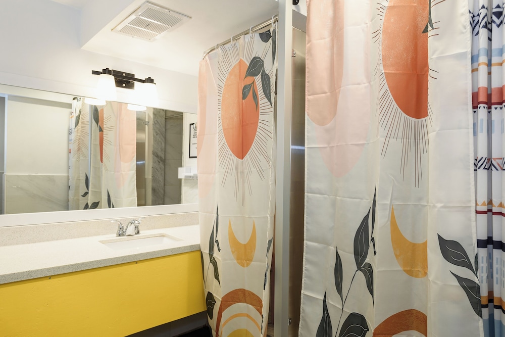 samesun toronto hostel