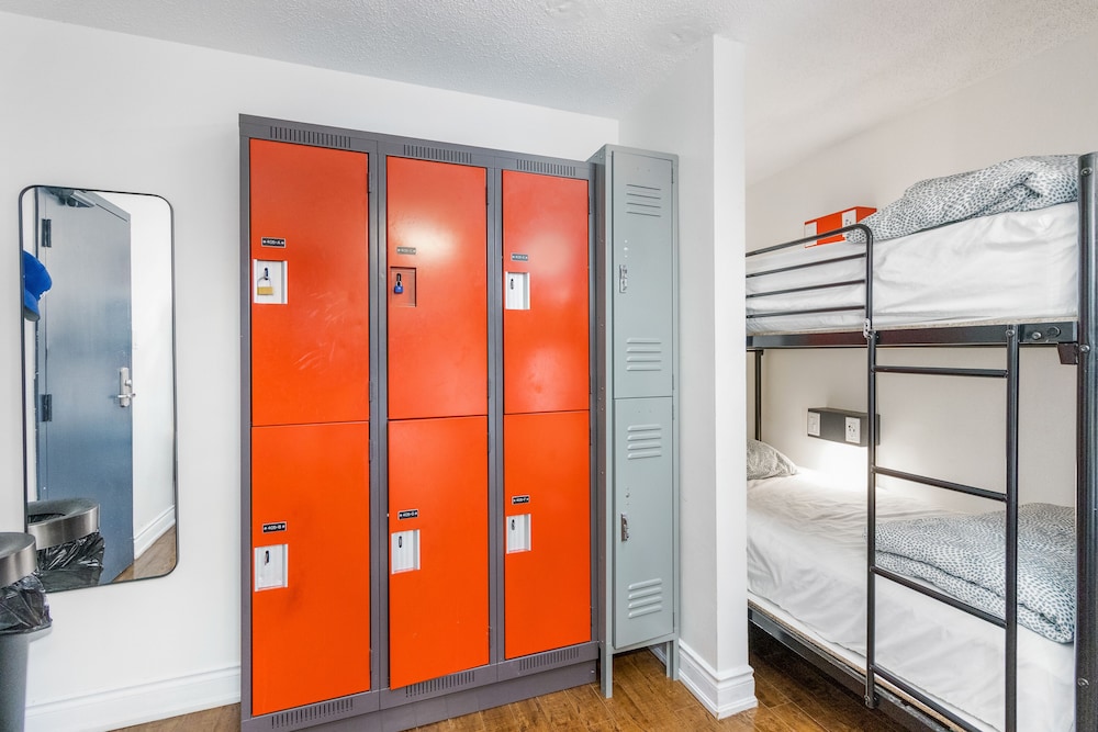 samesun toronto hostel