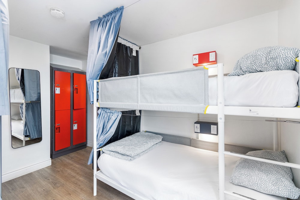 samesun toronto hostel