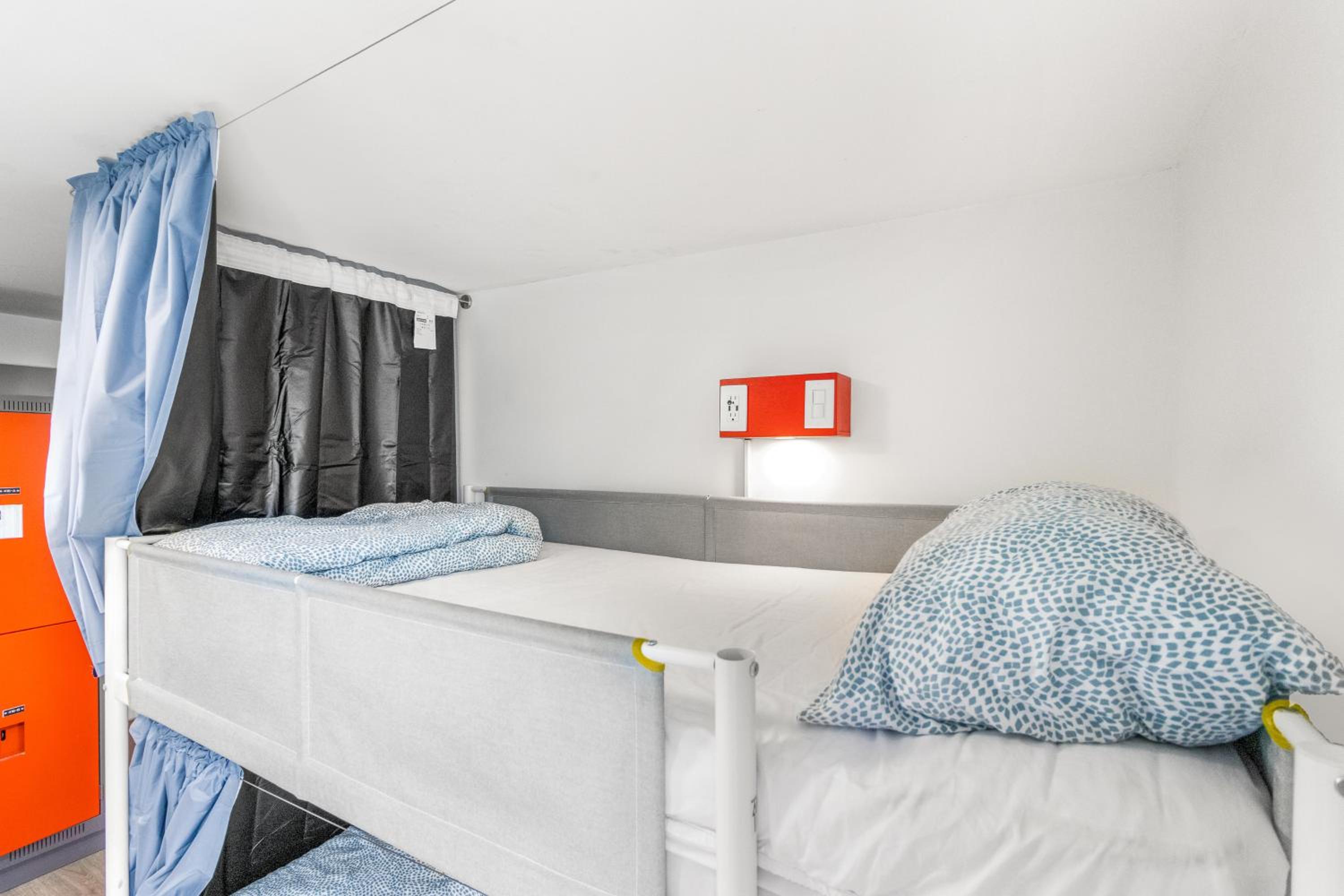 samesun toronto hostel