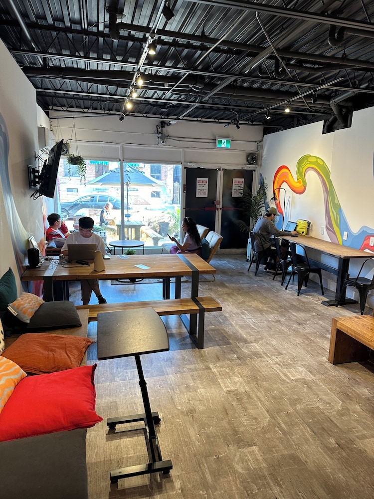 samesun toronto hostel