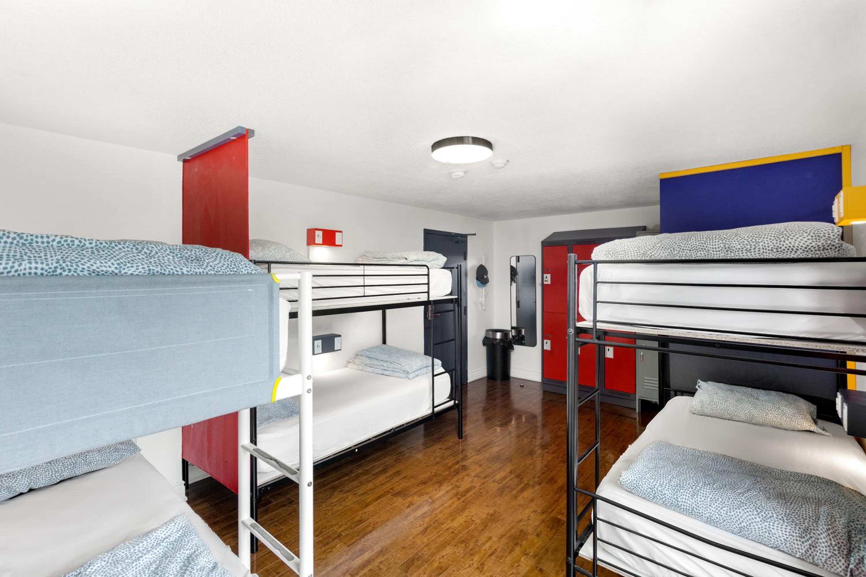 samesun toronto hostel