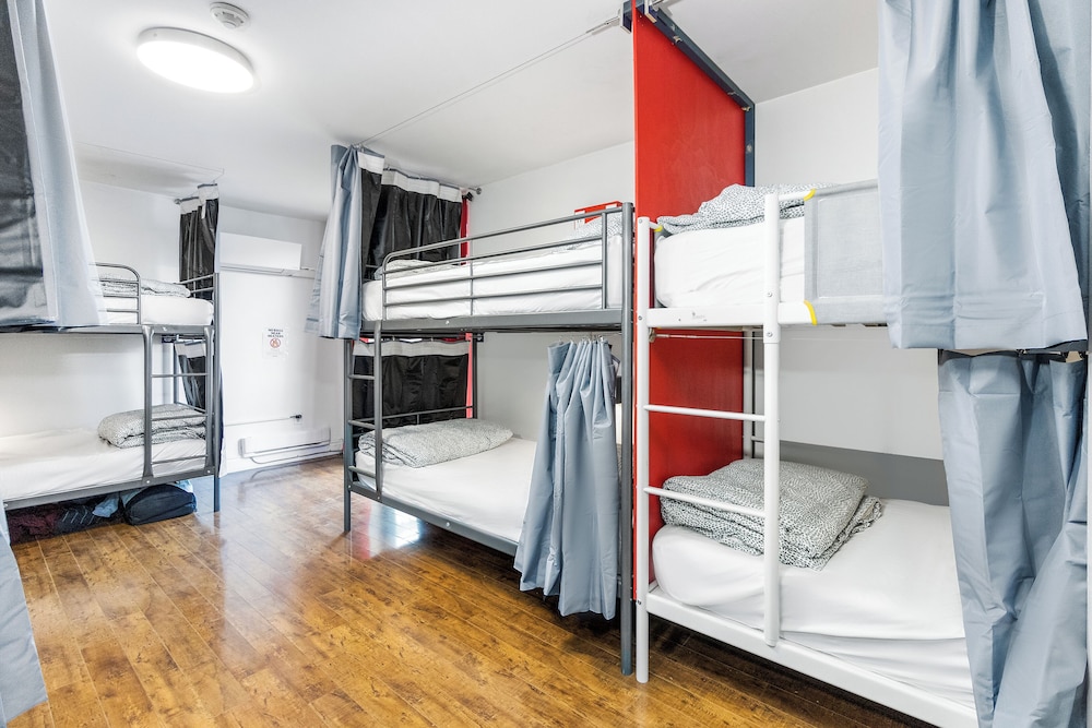 samesun toronto hostel