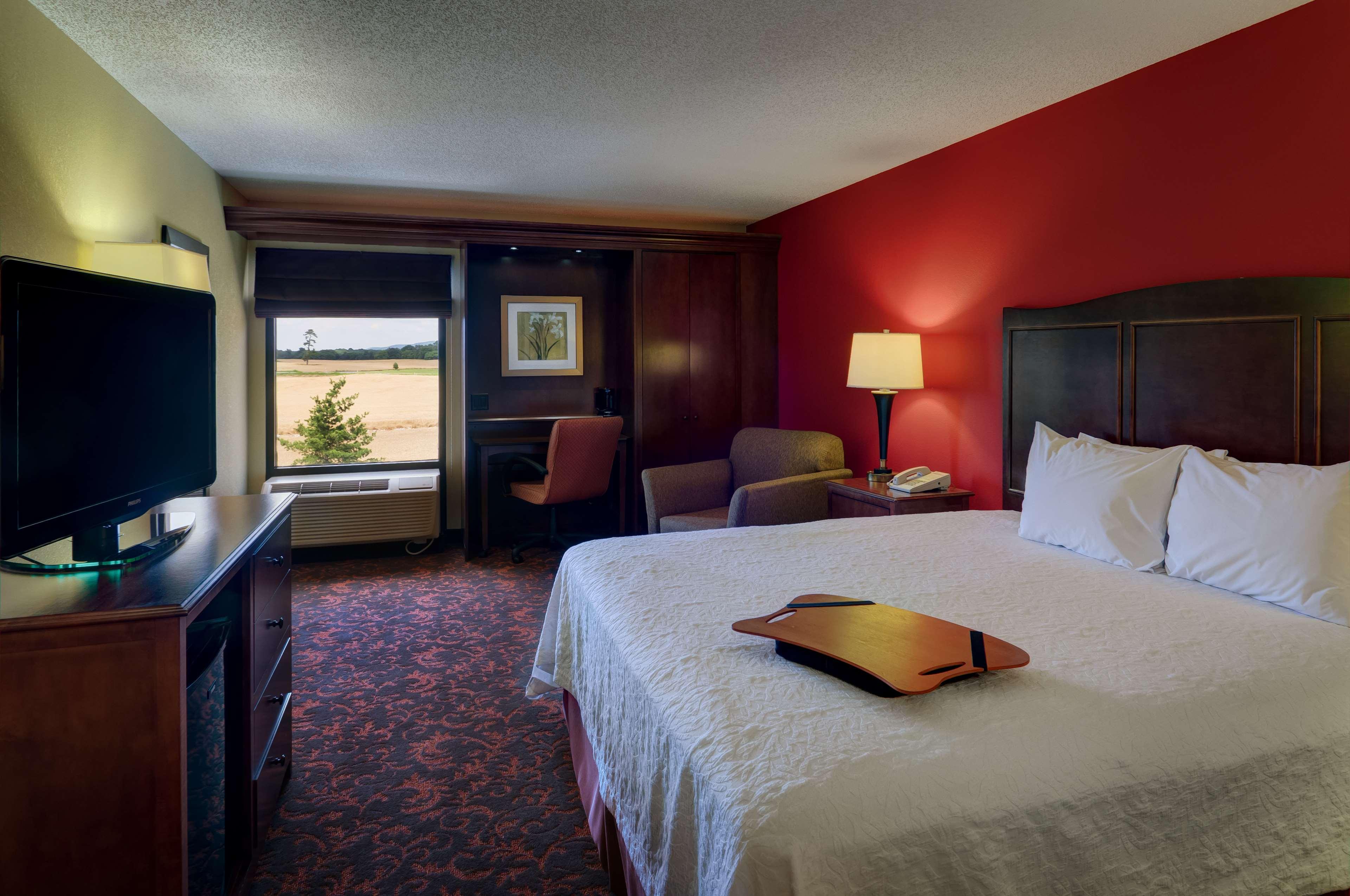 hampton inn chambersburg