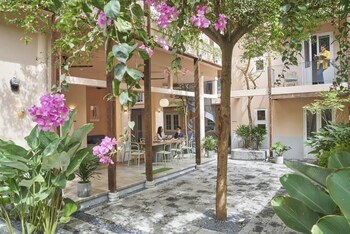 m village the garden