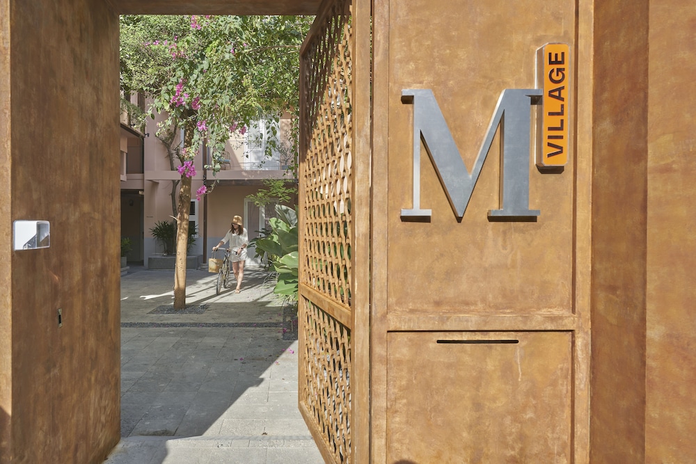 m village the garden