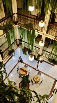 aleros hotel boutique