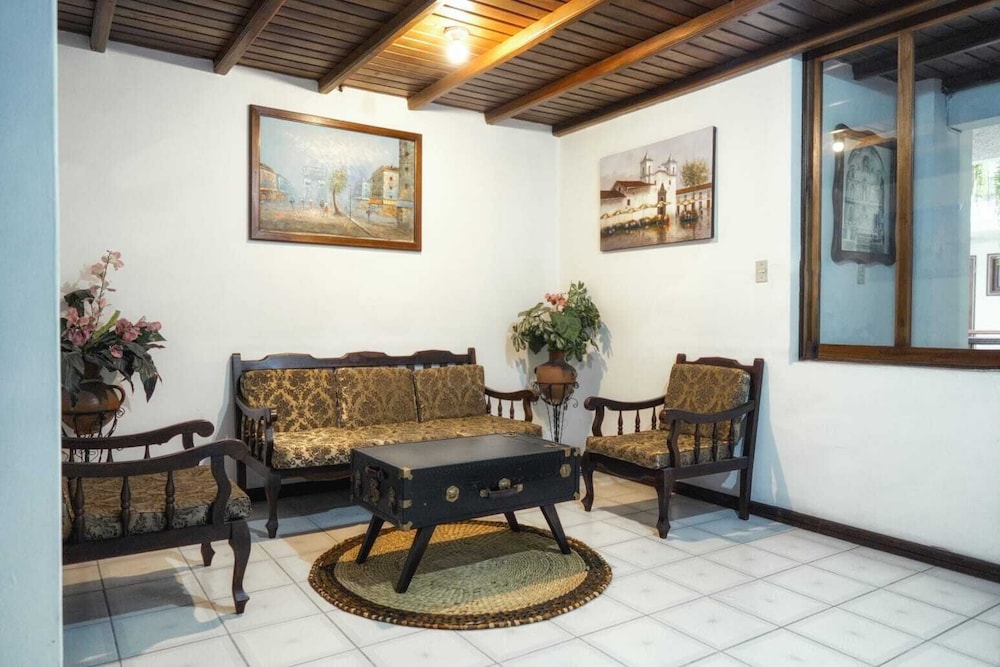 aleros hotel boutique