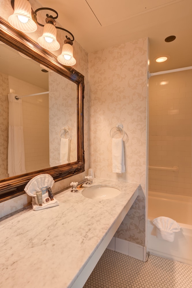 gaslamp plaza suites