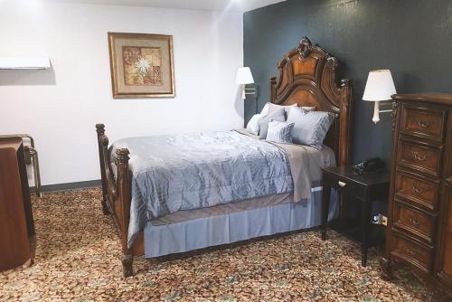 sky palace inn and suites hutchinson