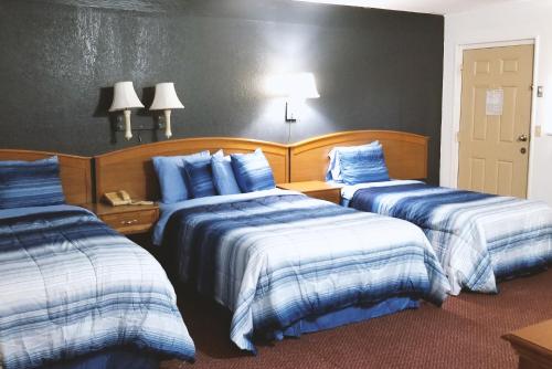sky palace inn and suites hutchinson