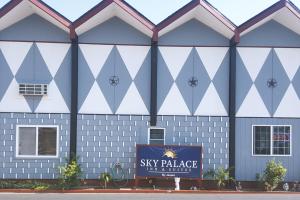 sky palace inn and suites hutchinson