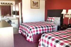 sky palace inn and suites hutchinson