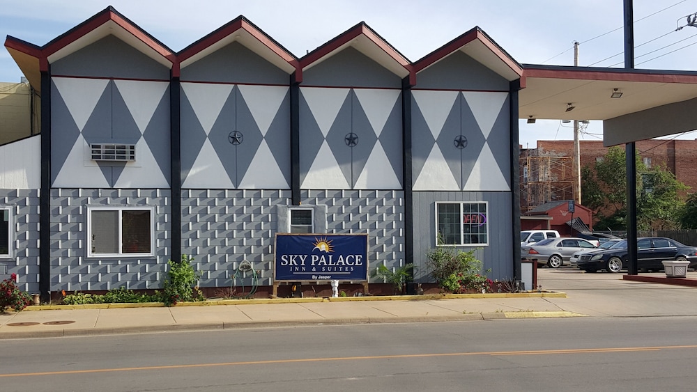 sky palace inn and suites hutchinson