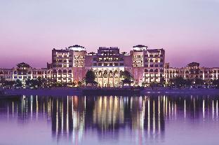shangri la hotel apartments qaryat al beri