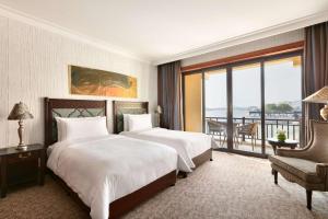 shangri la hotel apartments qaryat al beri