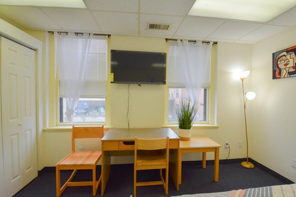 michie house in college hill hostel