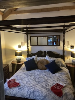 charming gnome cottage in devon near sidmouth