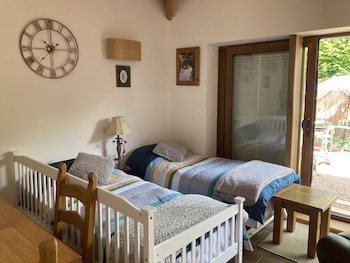 charming gnome cottage in devon near sidmouth