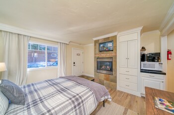 the moose and maple lodge