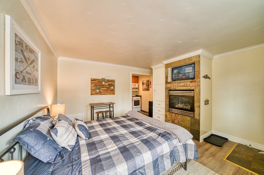 the moose and maple lodge