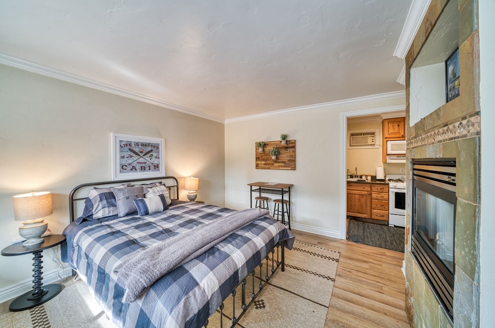 the moose and maple lodge