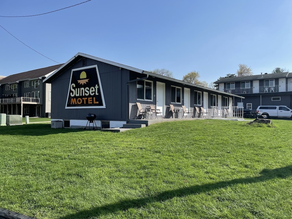 sunset motel