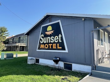 sunset motel