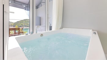 yeosu nukim poolvilla