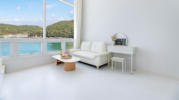 yeosu nukim poolvilla