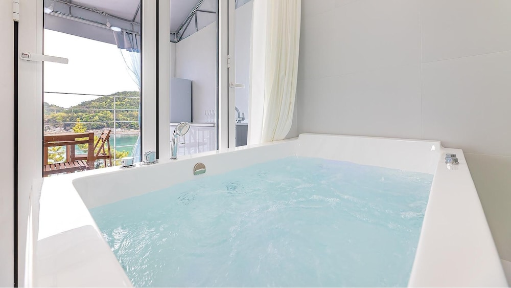 yeosu nukim poolvilla